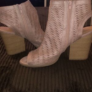 Pink wedges